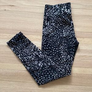 Talula by Aritzia Leopard print Leggings size M